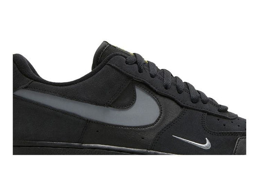 Nike Air Force 1 Low Cut Out Swoosh Black