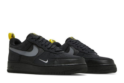 Nike Air Force 1 Low Cut Out Swoosh Black
